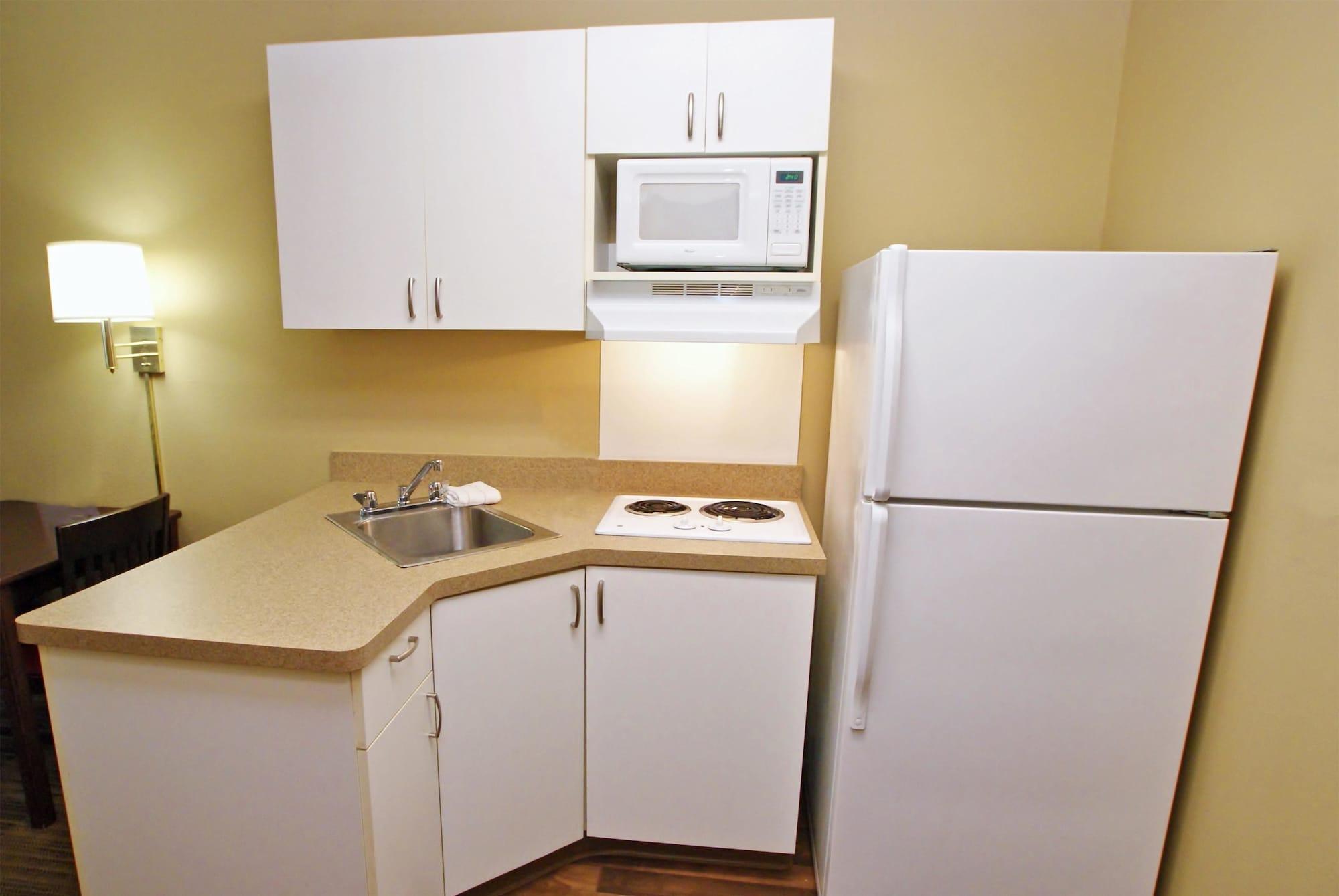 Extended Stay America Suites - Orange County - John Wayne Airport Нюпорт Бийч Екстериор снимка