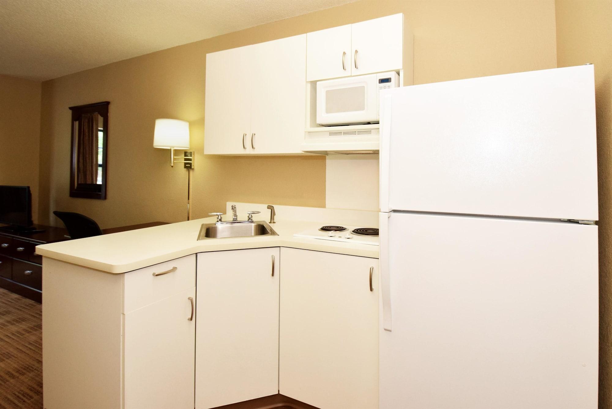 Extended Stay America Suites - Orange County - John Wayne Airport Нюпорт Бийч Екстериор снимка